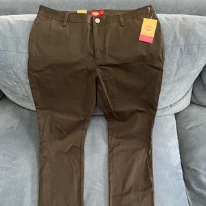 DICKIES black pants - mens - NWT - size 15/32
